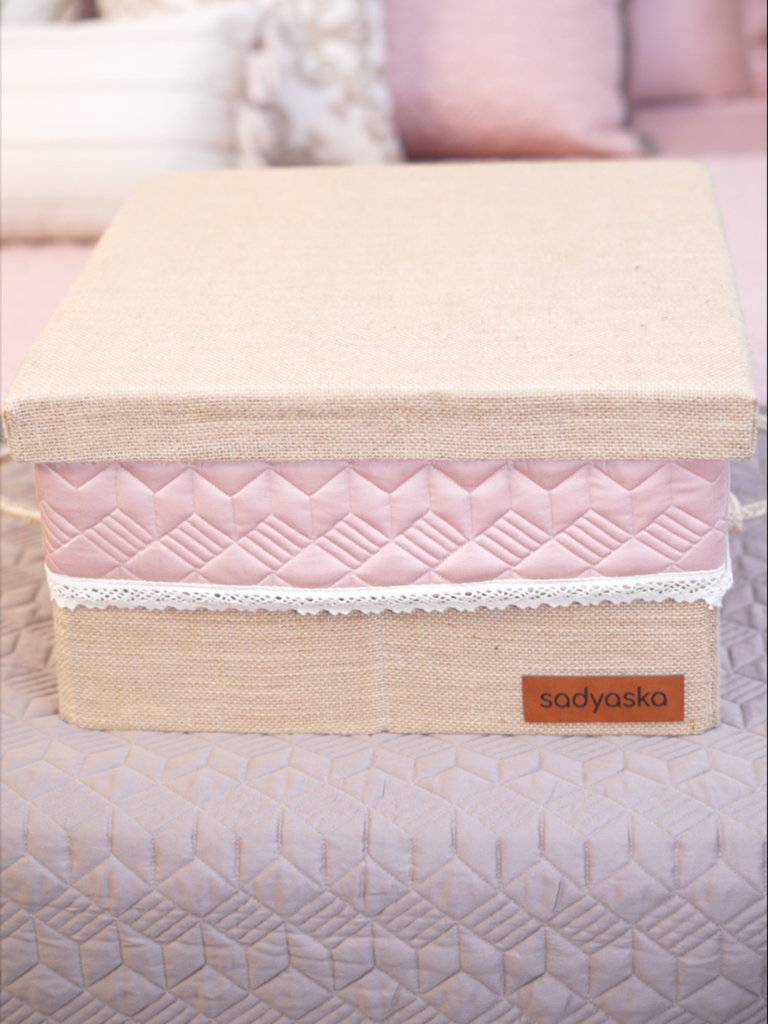 Quilted_Bedding_Set_Gift_Box_2.png