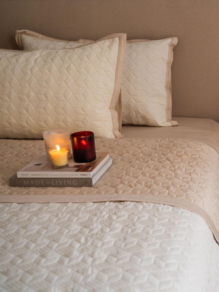 Adore_OBIV_Bedspread_-1.jpg