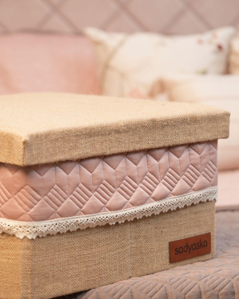 Quilted_Bedding_Set_Gift_Box.jpg