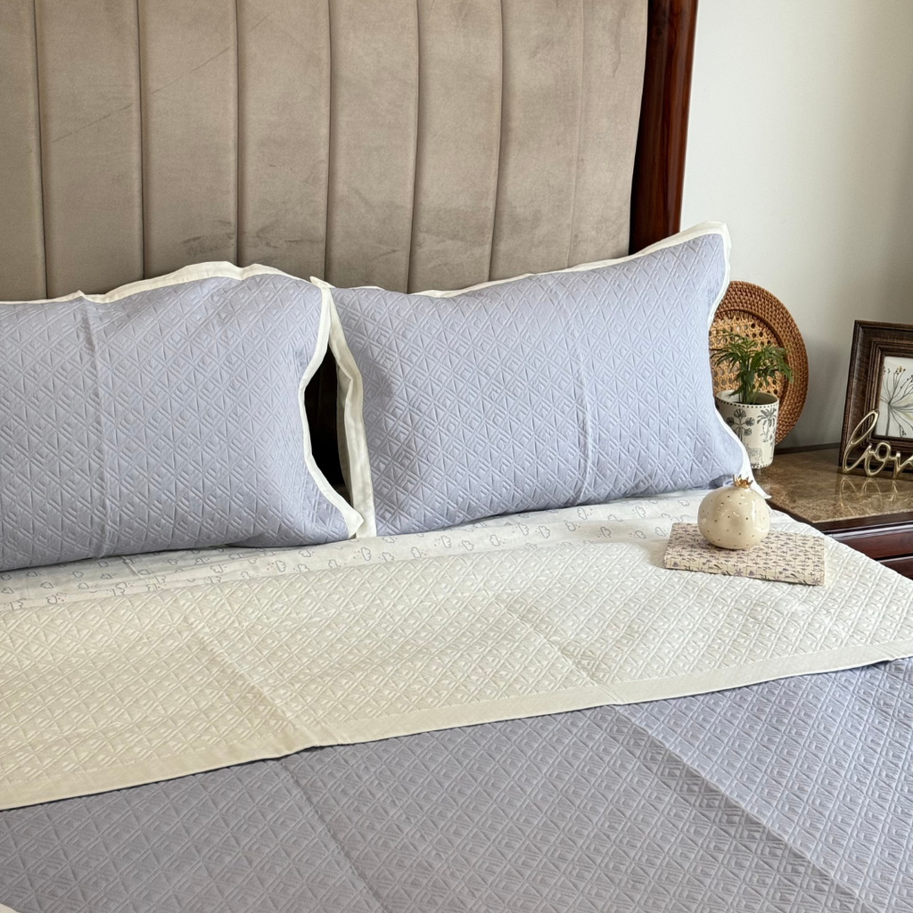 CLOUD_DREAMS_Bedding_Set_02.png