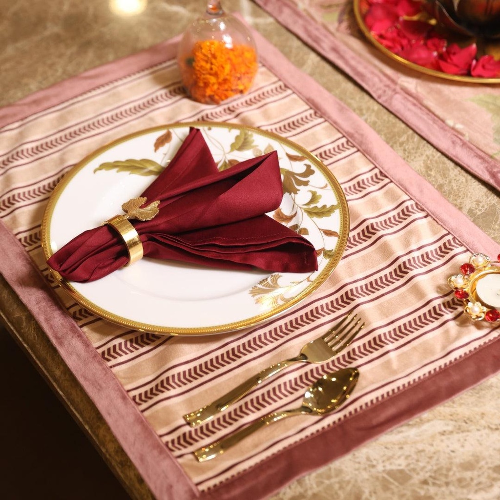 Dine_in_style_velvet_3.jpg