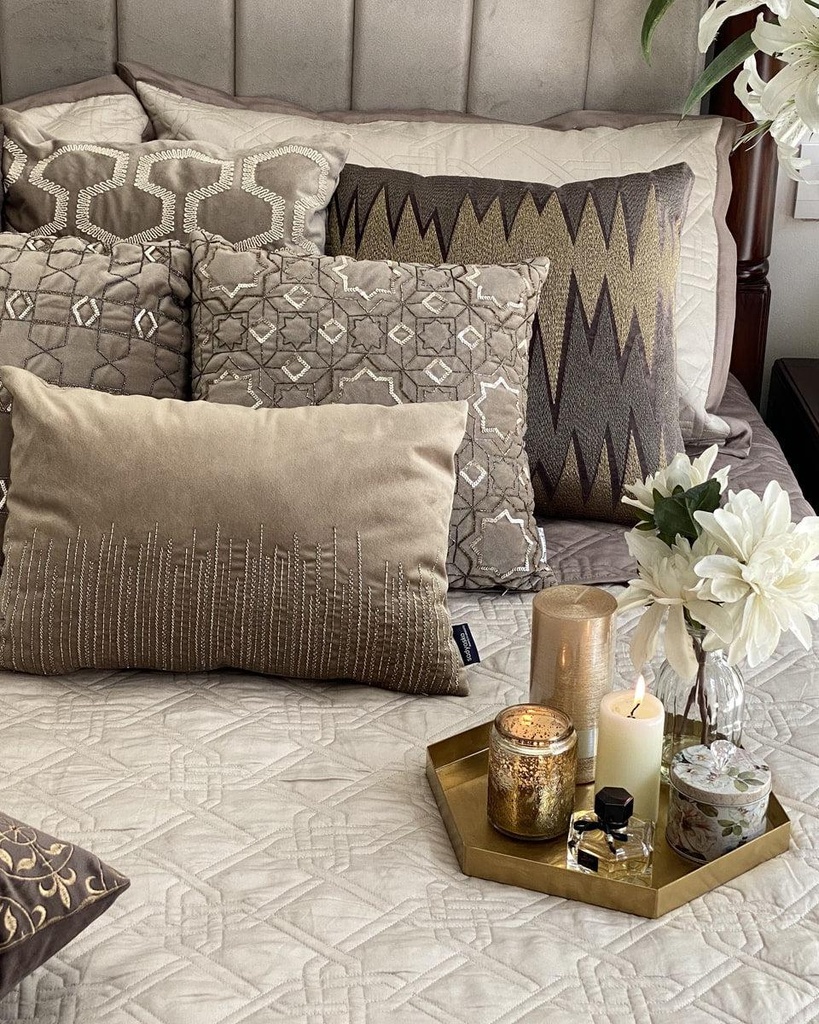 GIZMO-BEIGE-AND-TAUPE-4-min.jpg