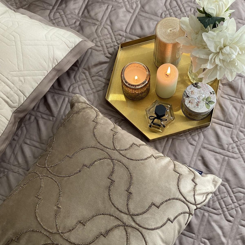 GIZMO-BEIGE-AND-TAUPE-3-min.jpg