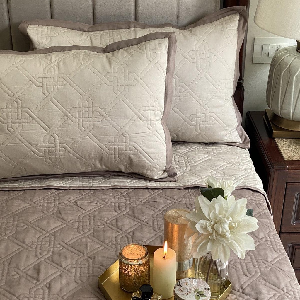 GIZMO-BEIGE-AND-TAUPE-1-min.jpg