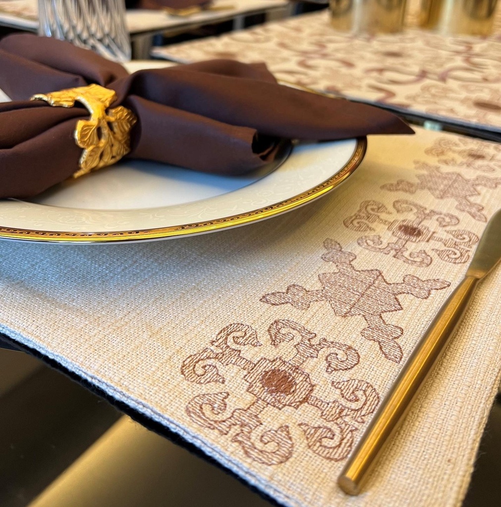 Placemat-1_c4c2ba87-1643-452f-9fed-6c6a27a04dec.jpg