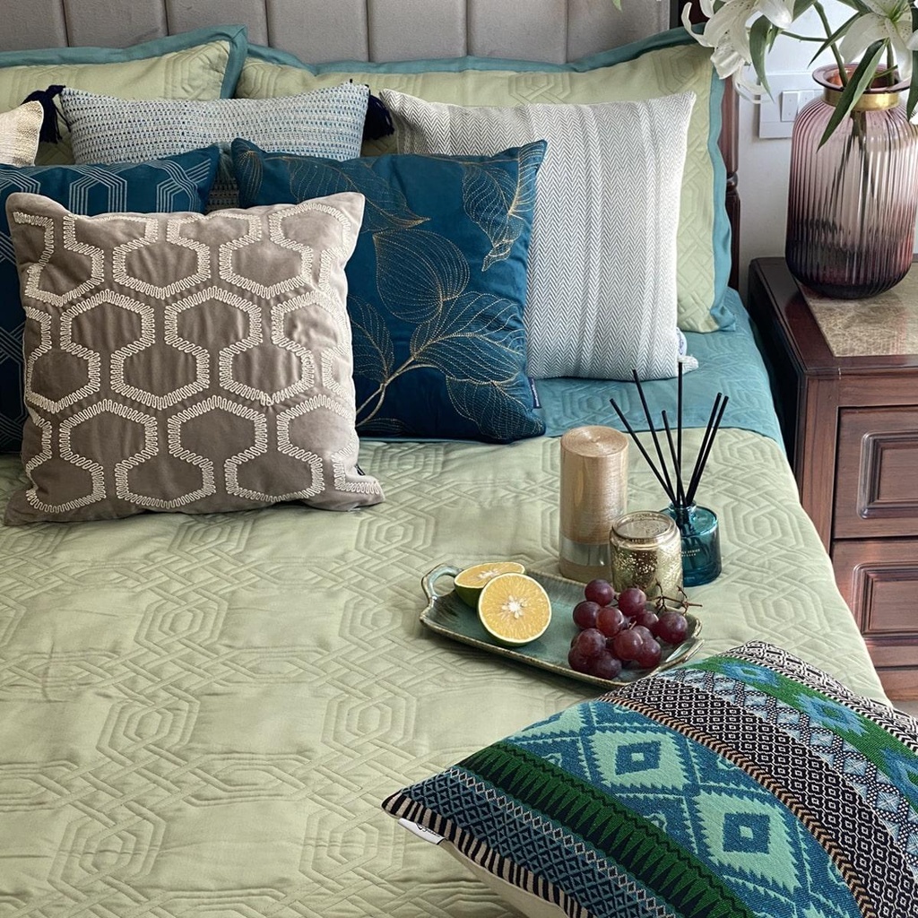 ORNATE-LIME-GREEN-AND-TURQUOISE-4-min.jpg