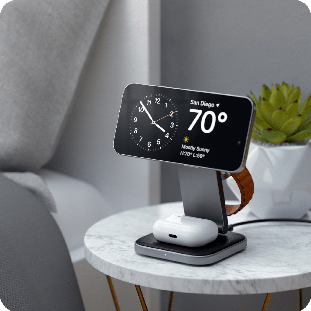 3-in-1-foldable-qi2-wireless-charging-stand-wireless-chargers-satechi-603261.png