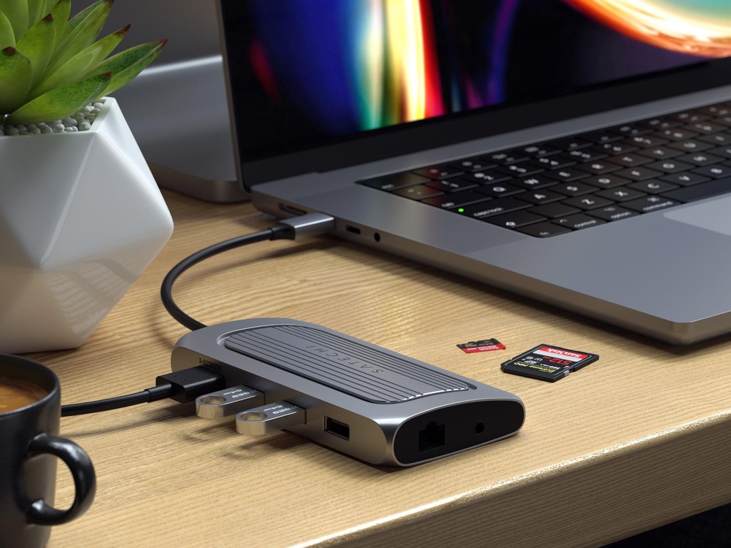 usb4-multiport-adapter-with-8k-hdmi-multi-ports-hubs-adapters-satechi-813558.jpg