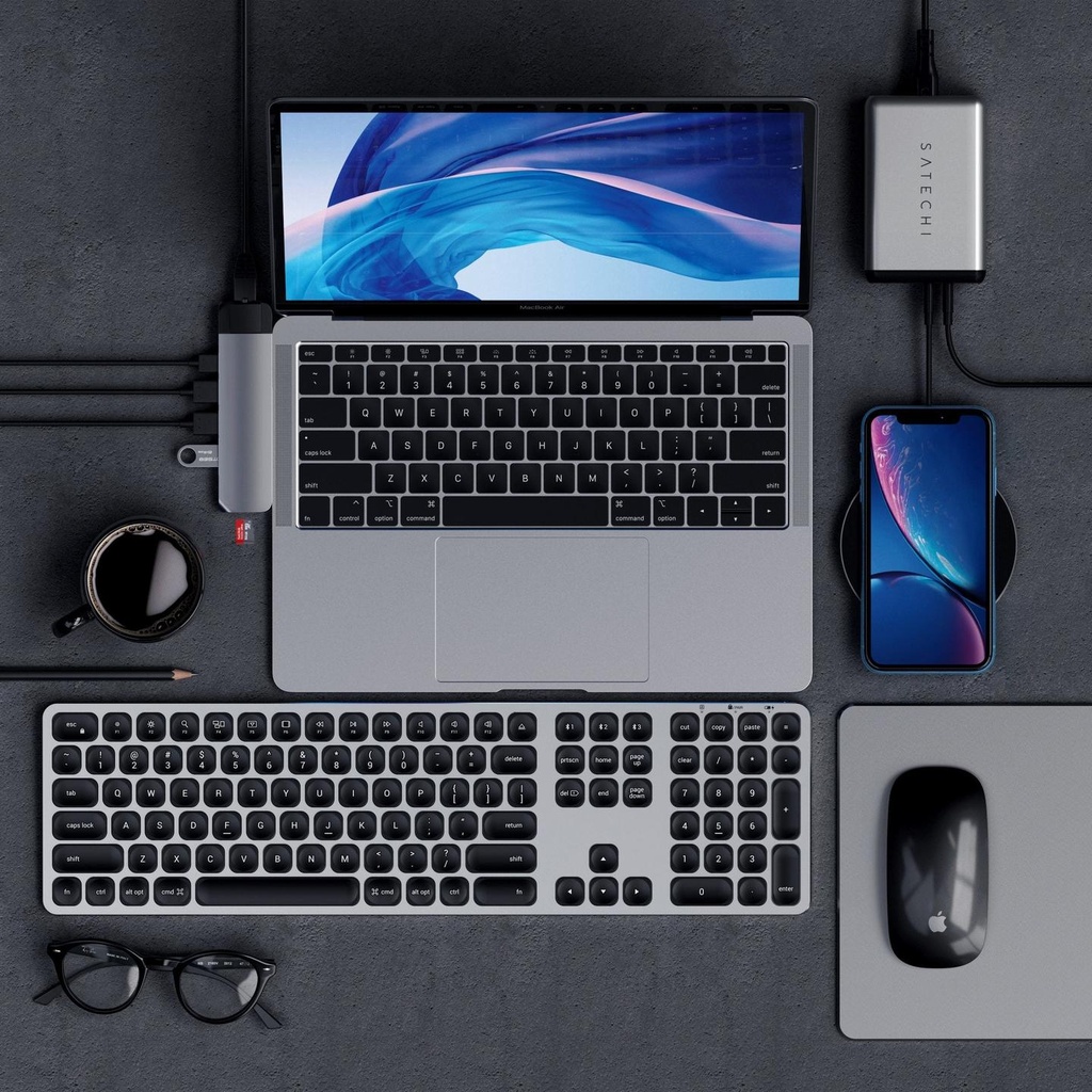 type-c-pro-hub-adapter-with-ethernet-usb-c-satechi-584382.jpg