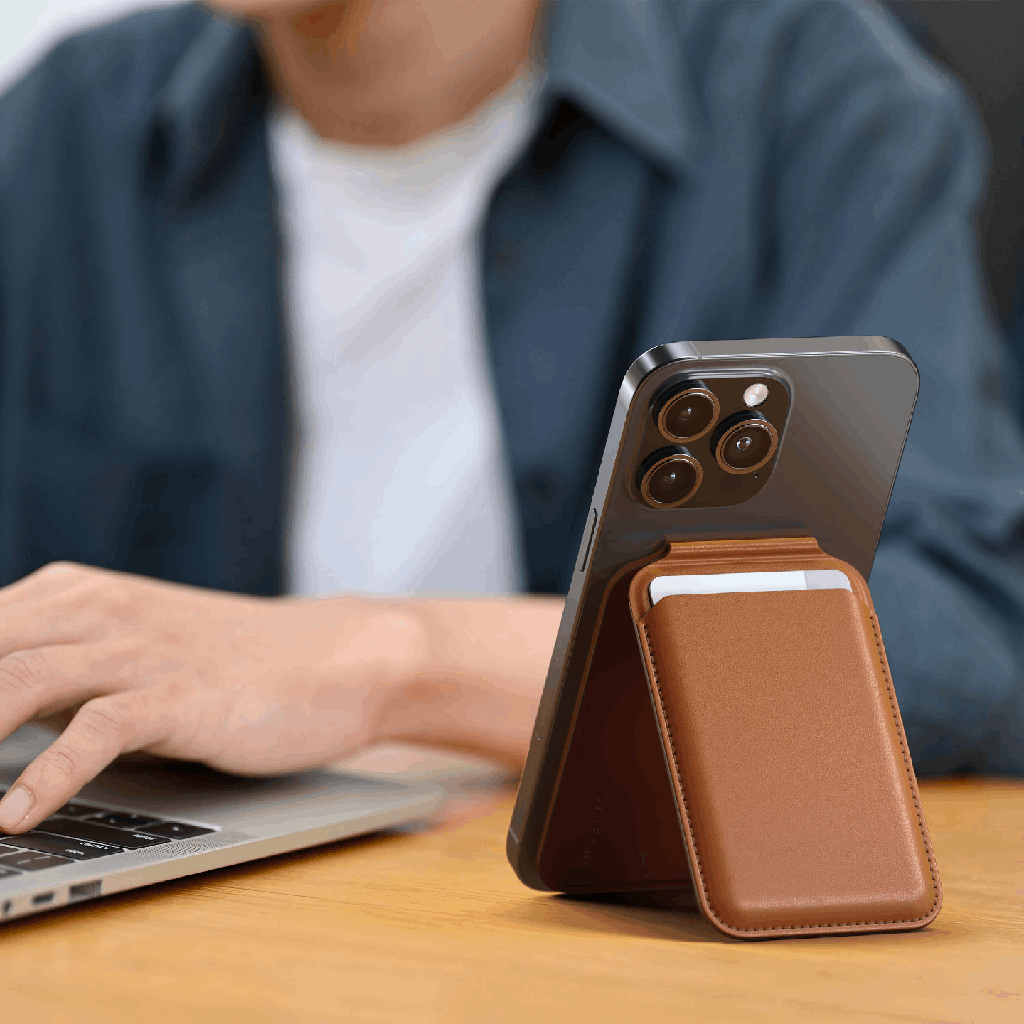 vegan-leather-magnetic-wallet-stand-accessories-satechi-213311.png