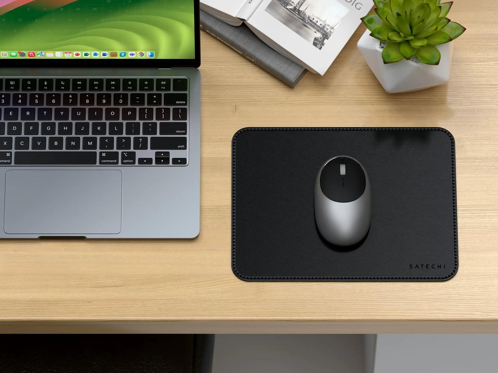 vegan-leather-premium-mouse-pad-satechi-400192_black.jpg