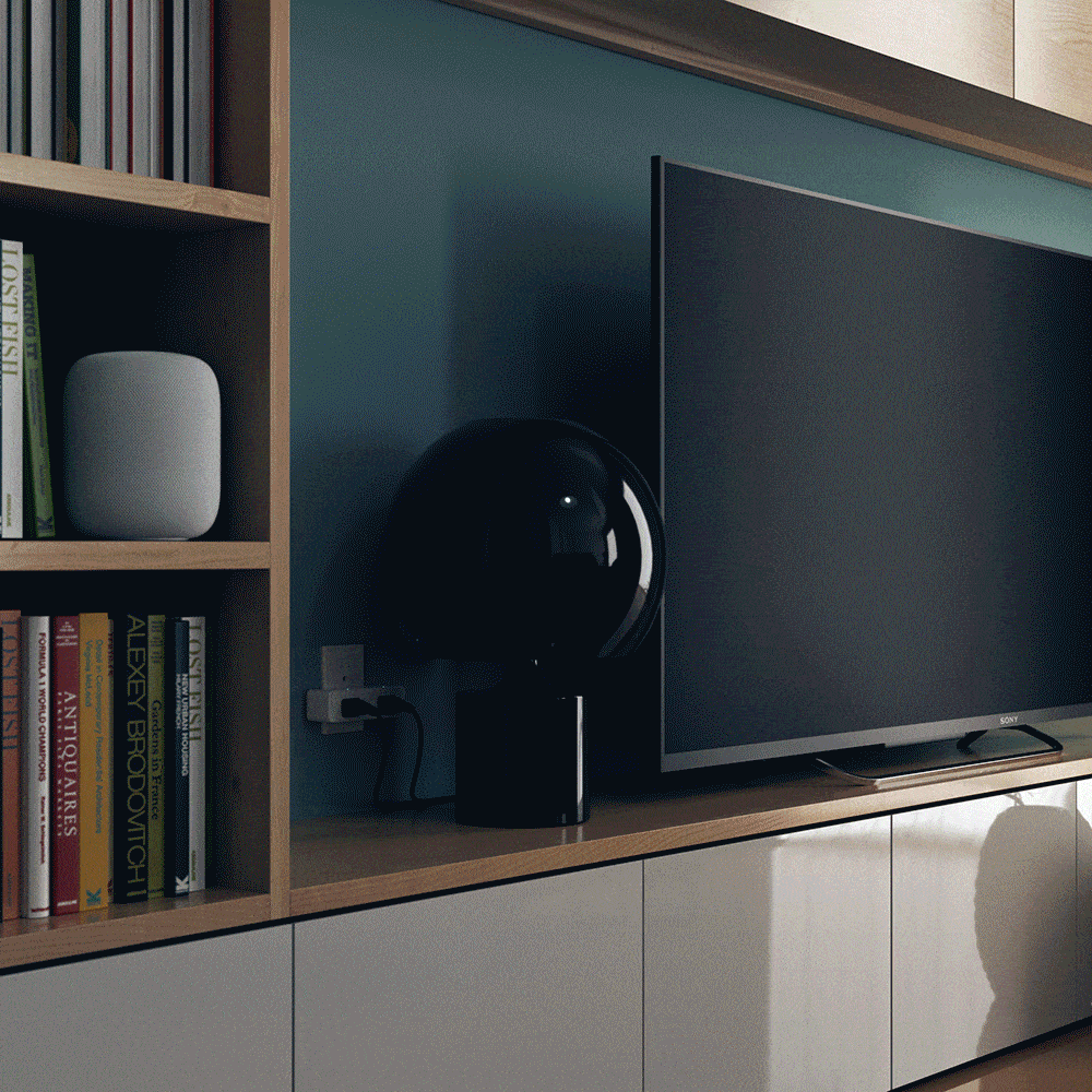 dual-smart-outlet-works-with-apple-homekit-wall-chargers-satechi-634509.gif