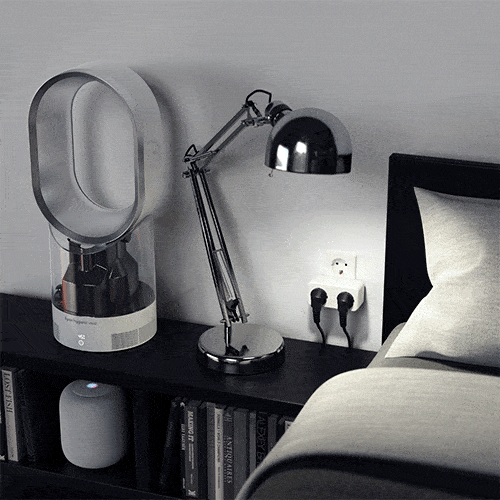 dual-smart-outlet-works-with-apple-homekit-wall-chargers-satechi-842012.gif