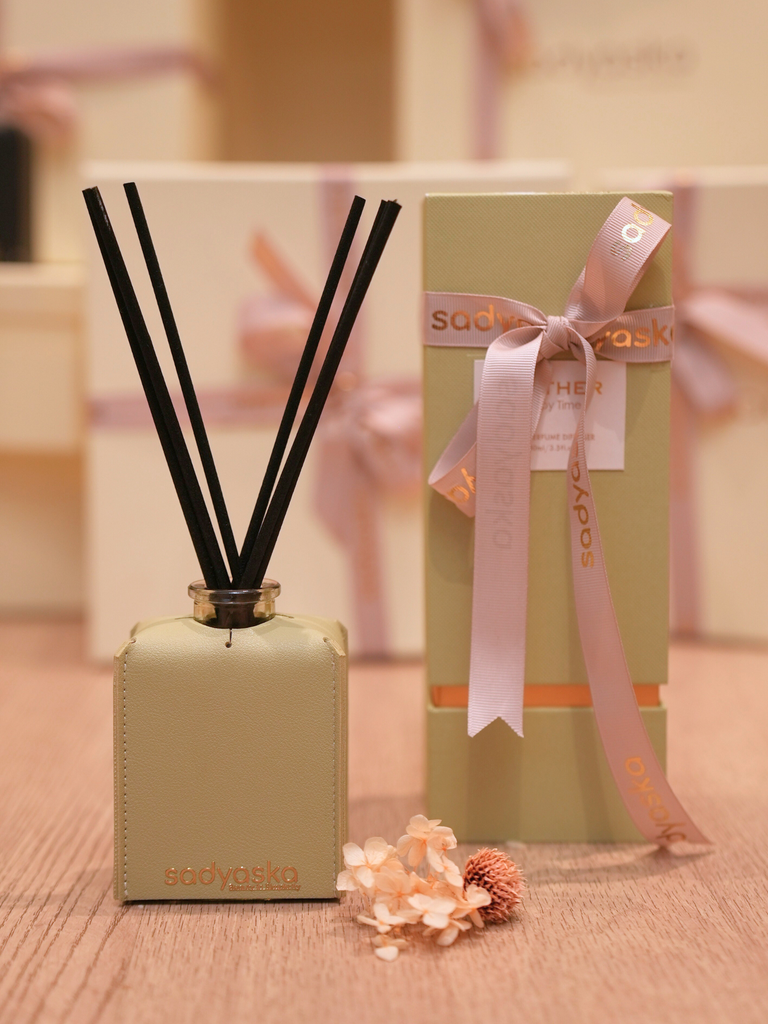 Sadyaska Happy Time Home Perfume Diffuser -Green Leather