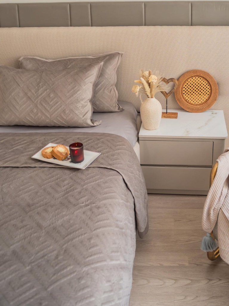 Seoul Silver Velvet Bedspread Set