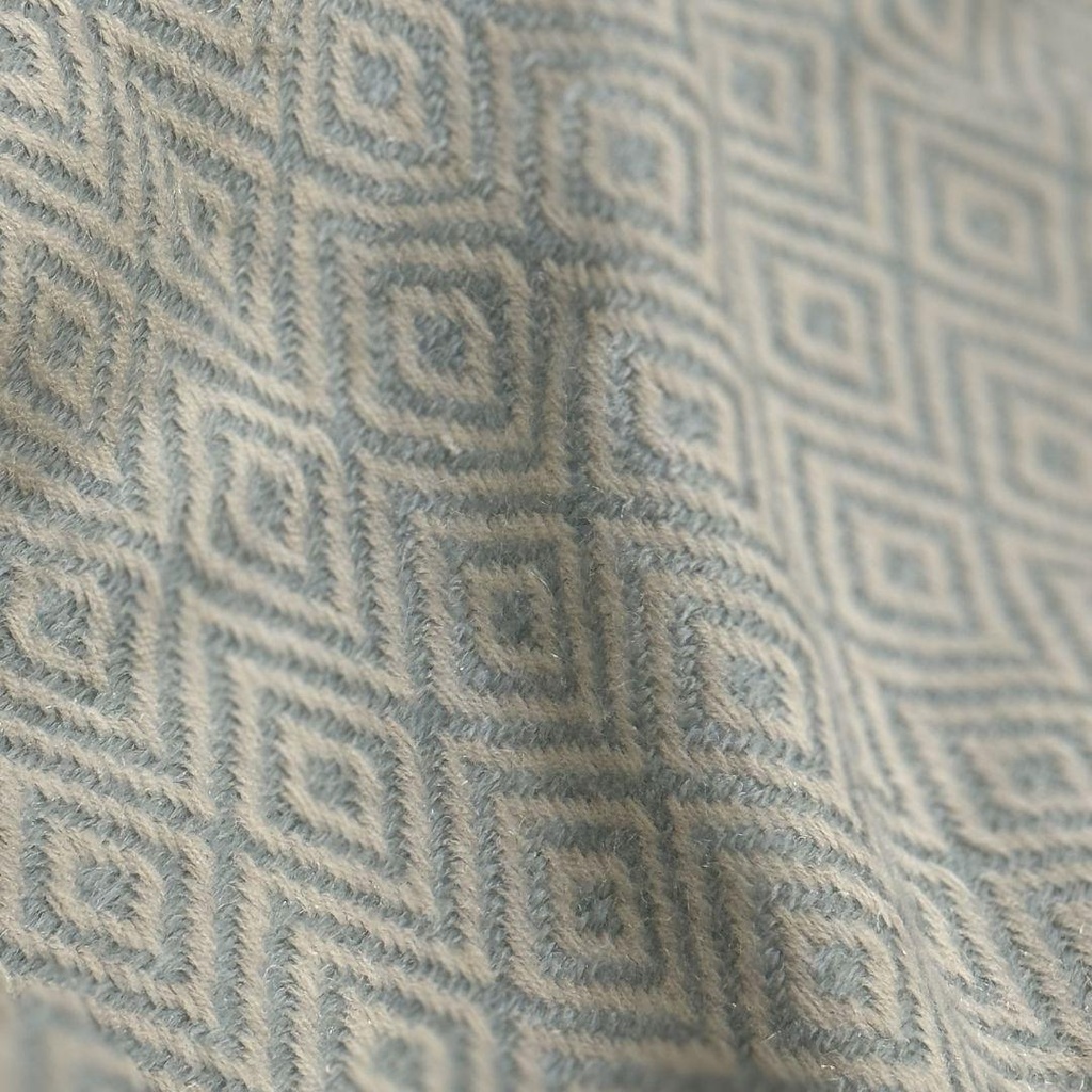 Diamond Mist Woven Throw with Cushion Covers