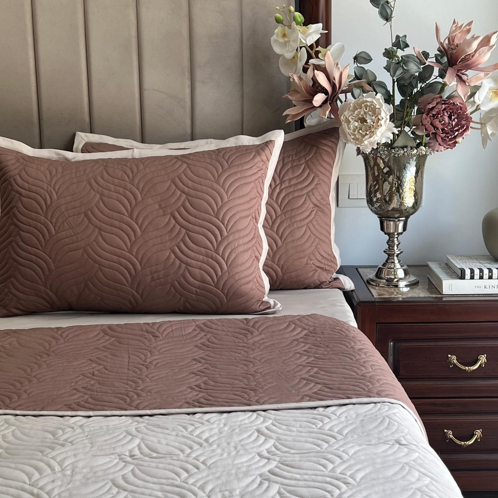 [SA#S013-COMBER-BRBE-1] Quilted Brandy Rose and Beige Comber Reversible Bedspread (Beige)