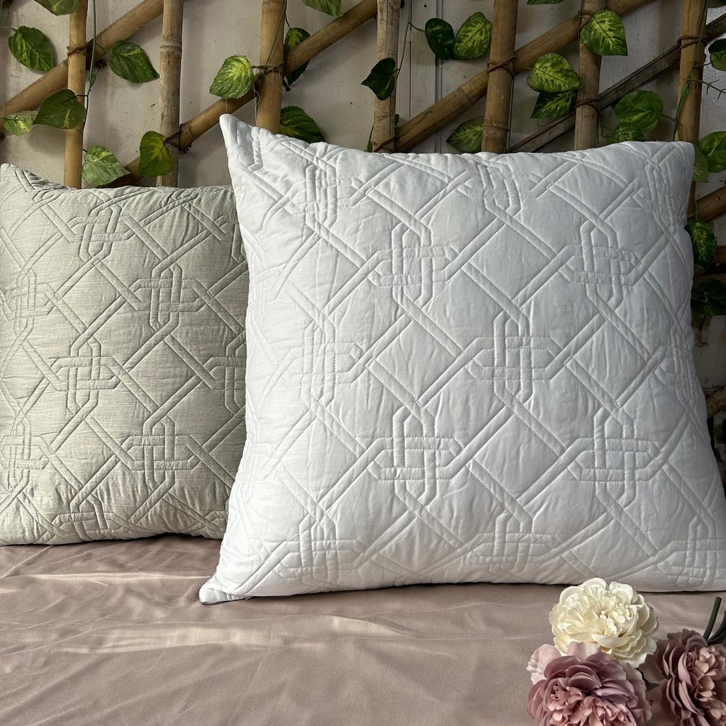 [SA#SHAM-GIZMO CGIV] Gizmo Chambray Grey and Ivory Quilted Reversible Cotton Rich Euro Sham (Ivory)