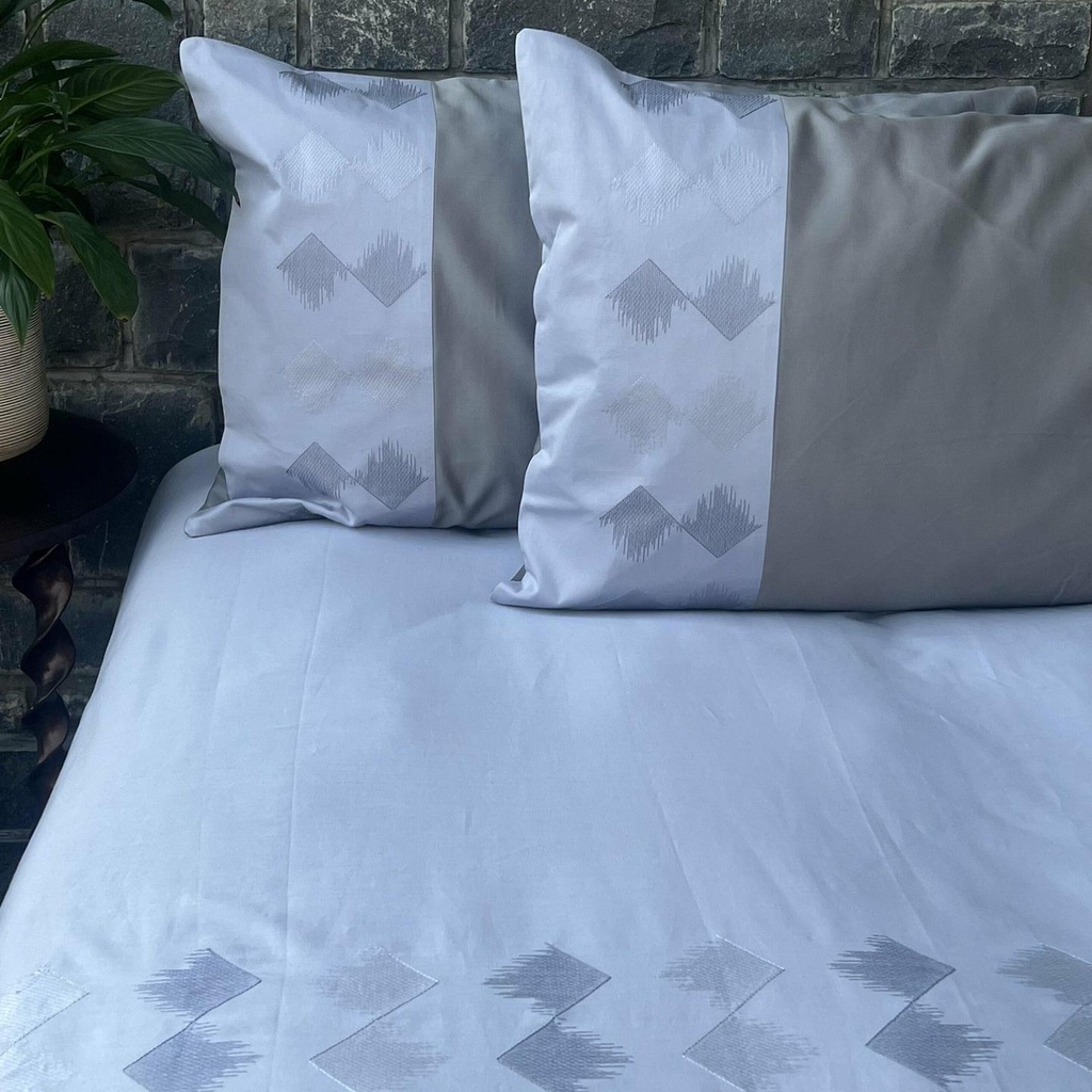 [SA#BPEM-PEAK-SBSL] Peak Smoke Blue and Slate Embroidered Bedsheet Set (Smoke Blue)