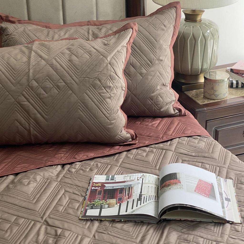 [SA#S013-CLIFF BLTA-2] Quilted Blush and Taupe Cliff Reversible Bedspread (Taupe)